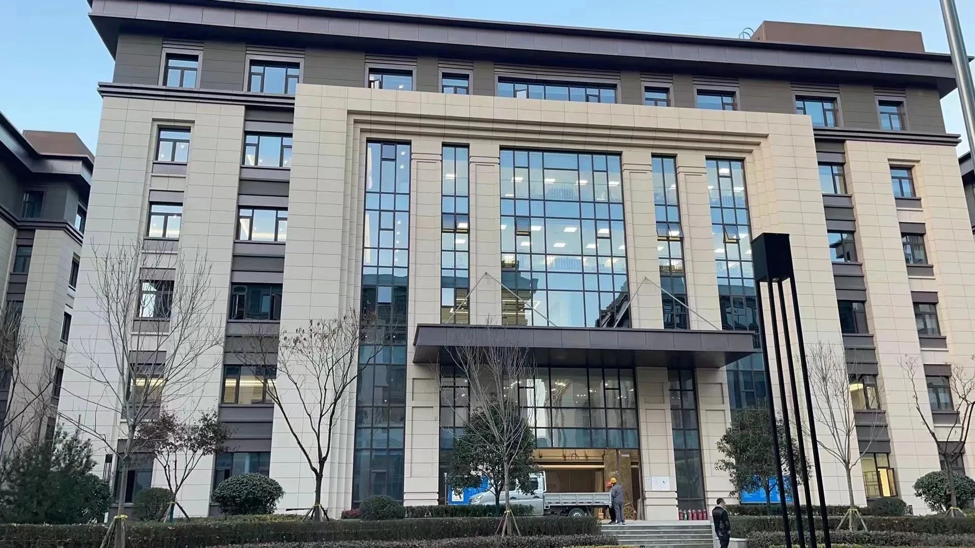 净松助力“寰宇卫星”打造机房智能安全空间